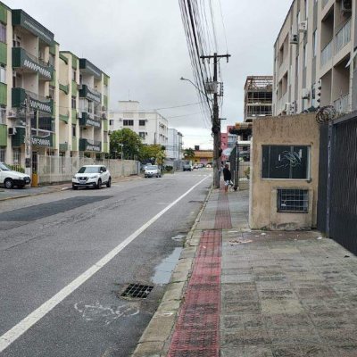 Apartamento com 55m², 2 quartos, 1 garagem, no bairro Kobrasol em São José