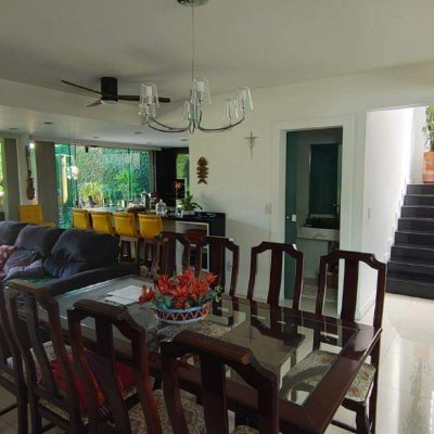 Casa com 210m², 3 quartos, 1 suíte, 2 garagens, no bairro Pedra Branca em Palhoça