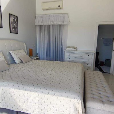 Casa com 210m², 3 quartos, 1 suíte, 2 garagens, no bairro Pedra Branca em Palhoça