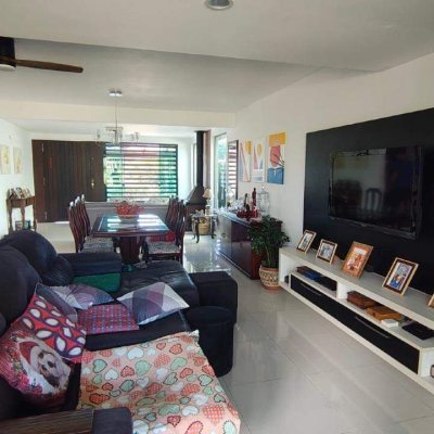 Casa com 210m², 3 quartos, 1 suíte, 2 garagens, no bairro Pedra Branca em Palhoça