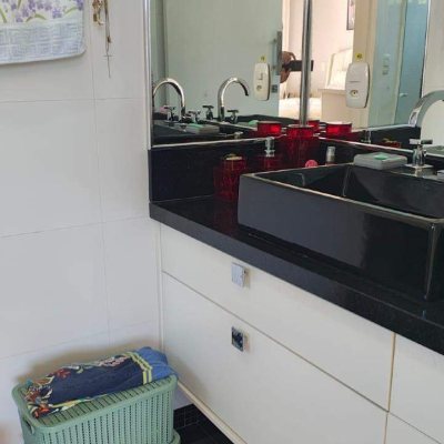 Casa com 210m², 3 quartos, 1 suíte, 2 garagens, no bairro Pedra Branca em Palhoça