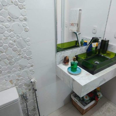 Casa com 210m², 3 quartos, 1 suíte, 2 garagens, no bairro Pedra Branca em Palhoça