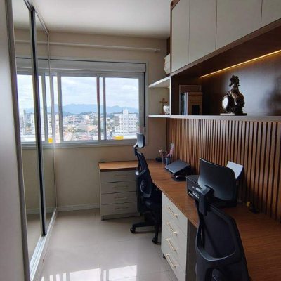 Apartamento com 82m², 3 quartos (sendo 1 suíte), 1 garagem, no bairro Barreiros em São José