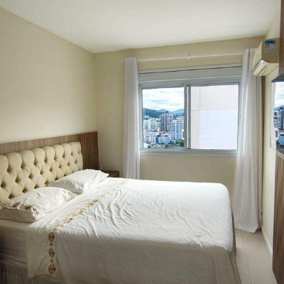 Apartamento com 82m², 3 quartos (sendo 1 suíte), 1 garagem, no bairro Barreiros em São José