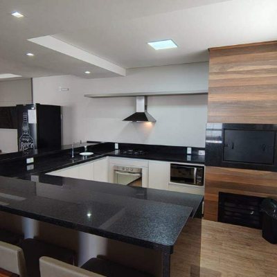 Apartamento com 82m², 3 quartos (sendo 1 suíte), 1 garagem, no bairro Barreiros em São José