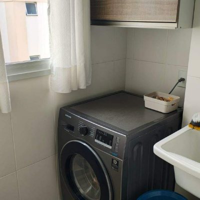 Apartamento com 82m², 3 quartos (sendo 1 suíte), 1 garagem, no bairro Barreiros em São José