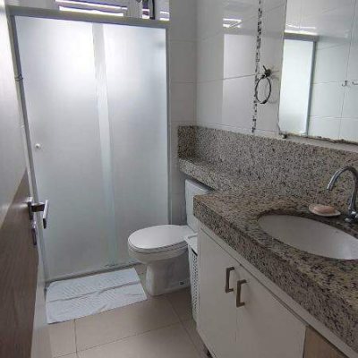 Apartamento com 82m², 3 quartos (sendo 1 suíte), 1 garagem, no bairro Barreiros em São José