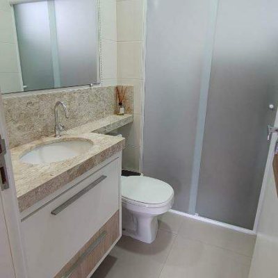 Apartamento com 82m², 3 quartos (sendo 1 suíte), 1 garagem, no bairro Barreiros em São José