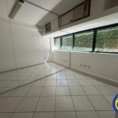 Salas/Conjuntos com 38m², no bairro Centro em Florianópolis