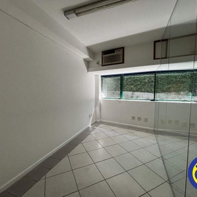 Salas/Conjuntos com 38m², no bairro Centro em Florianópolis