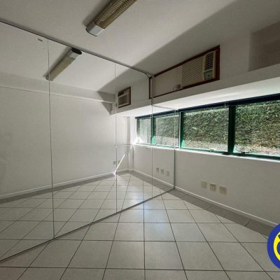 Salas/Conjuntos com 38m², no bairro Centro em Florianópolis
