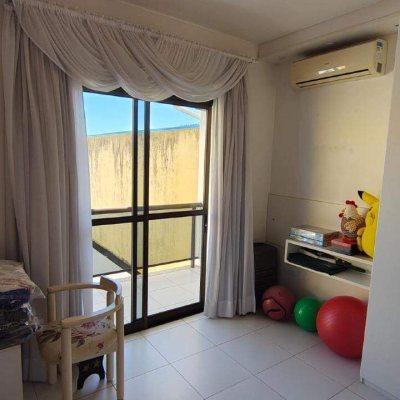 Casa com 160m², 3 quartos (sendo 1 suíte), 3 garagens, no bairro Bela Vista em São José