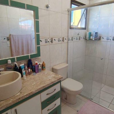 Casa com 160m², 3 quartos (sendo 1 suíte), 3 garagens, no bairro Bela Vista em São José