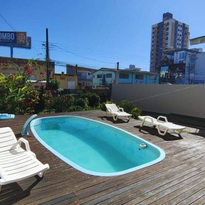 Casa com 160m², 3 quartos (sendo 1 suíte), 3 garagens, no bairro Bela Vista em São José