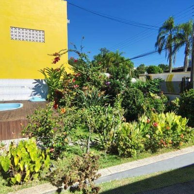Casa com 160m², 3 quartos (sendo 1 suíte), 3 garagens, no bairro Bela Vista em São José
