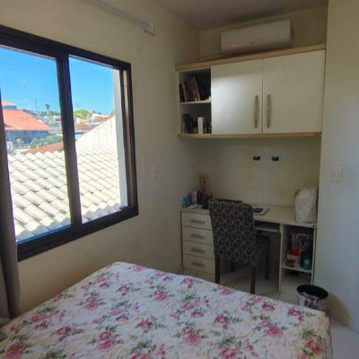 Casa com 160m², 3 quartos (sendo 1 suíte), 3 garagens, no bairro Bela Vista em São José