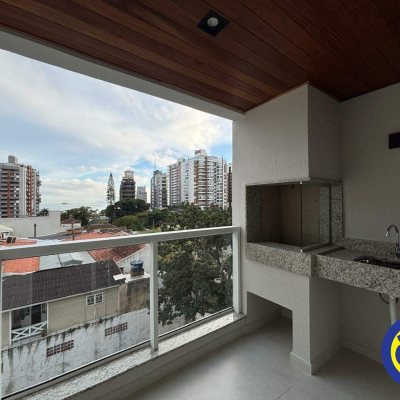 Apartamento com 67m², 2 quartos (sendo 1 suíte), 1 garagem, no bairro Agronômica em Florianópolis