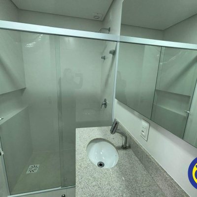 Apartamento com 67m², 2 quartos (sendo 1 suíte), 1 garagem, no bairro Agronômica em Florianópolis