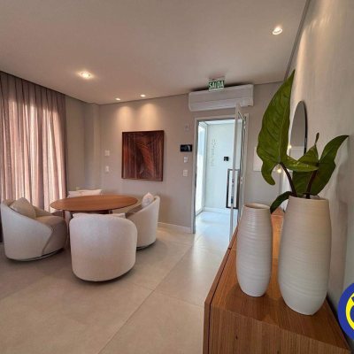 Apartamento com 67m², 2 quartos (sendo 1 suíte), 1 garagem, no bairro Agronômica em Florianópolis