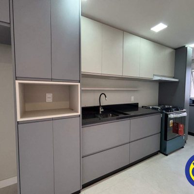 Apartamento com 67m², 2 quartos (sendo 1 suíte), 1 garagem, no bairro Agronômica em Florianópolis
