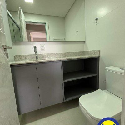 Apartamento com 67m², 2 quartos (sendo 1 suíte), 1 garagem, no bairro Agronômica em Florianópolis