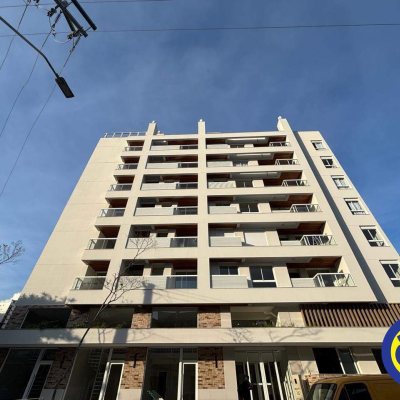 Apartamento com 67m², 2 quartos (sendo 1 suíte), 1 garagem, no bairro Agronômica em Florianópolis