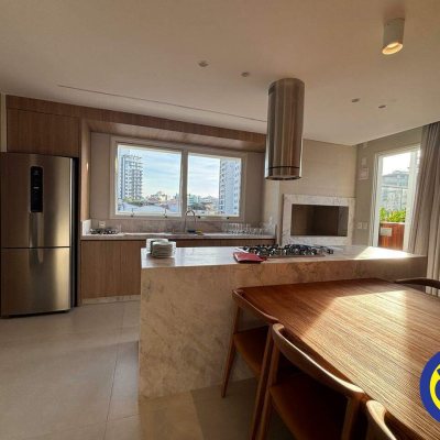Apartamento com 67m², 2 quartos (sendo 1 suíte), 1 garagem, no bairro Agronômica em Florianópolis