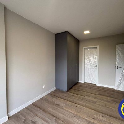 Apartamento com 67m², 2 quartos (sendo 1 suíte), 1 garagem, no bairro Agronômica em Florianópolis