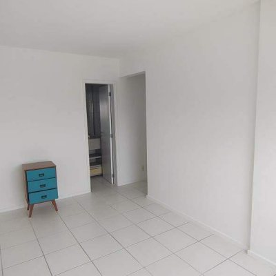 Apartamento com 66m², 2 quartos (sendo 1 suíte), 1 garagem, no bairro Nossa Senhora do Rosário em São José