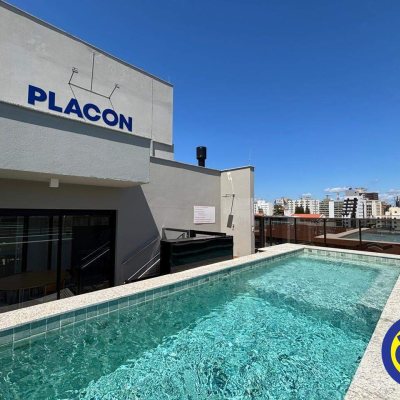 Apartamento com 68m², 2 quartos (sendo 2 suítes), 1 garagem, no bairro Centro em Florianópolis