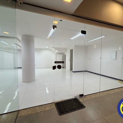 Loja com 134m², no bairro Centro em Florianópolis