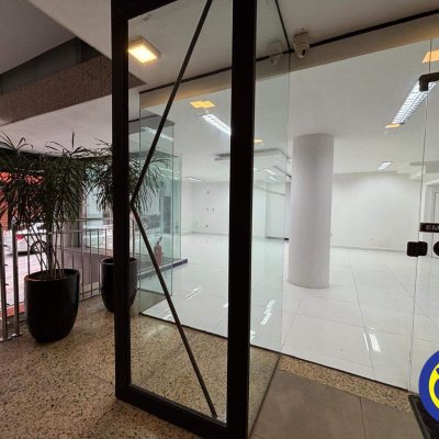 Loja com 134m², no bairro Centro em Florianópolis