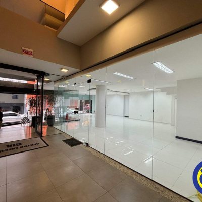 Loja com 134m², no bairro Centro em Florianópolis