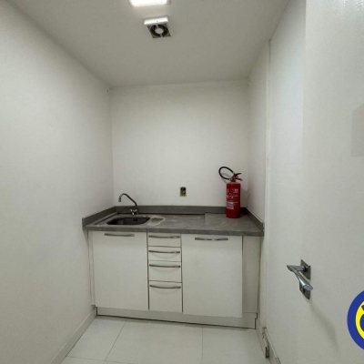 Loja com 134m², no bairro Centro em Florianópolis