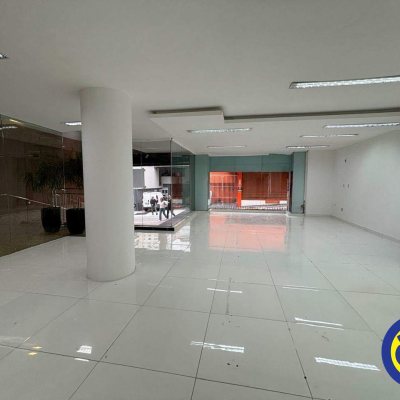 Loja com 134m², no bairro Centro em Florianópolis