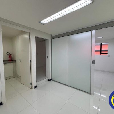 Loja com 134m², no bairro Centro em Florianópolis