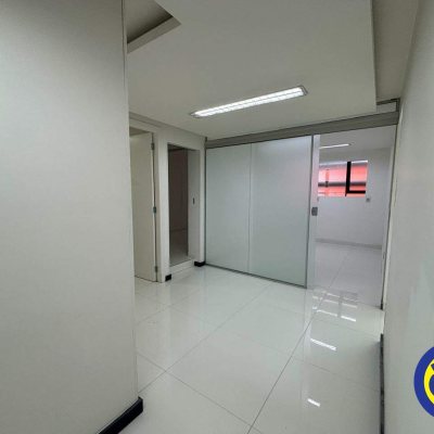Loja com 134m², no bairro Centro em Florianópolis