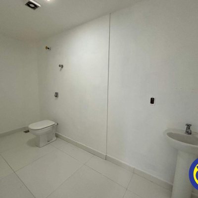 Loja com 134m², no bairro Centro em Florianópolis