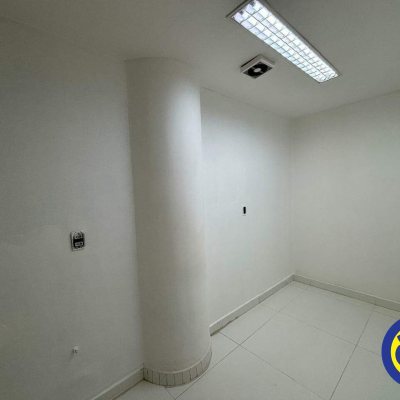 Loja com 134m², no bairro Centro em Florianópolis