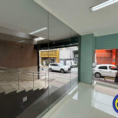 Loja com 134m², no bairro Centro em Florianópolis