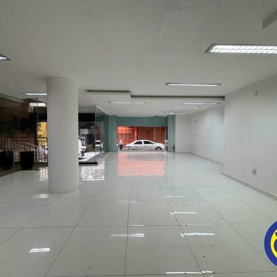 Loja com 134m², no bairro Centro em Florianópolis