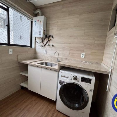 Apartamento com 109m², 3 quartos (sendo 2 suítes), 1 garagem, no bairro Centro em Florianópolis