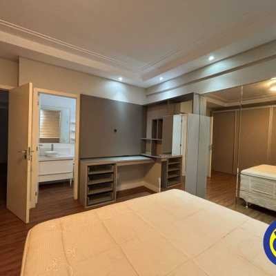 Apartamento com 109m², 3 quartos (sendo 2 suítes), 1 garagem, no bairro Centro em Florianópolis