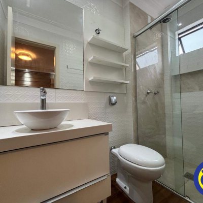 Apartamento com 109m², 3 quartos (sendo 2 suítes), 1 garagem, no bairro Centro em Florianópolis