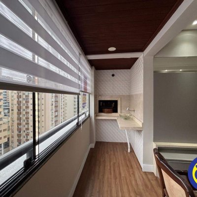 Apartamento com 109m², 3 quartos (sendo 2 suítes), 1 garagem, no bairro Centro em Florianópolis