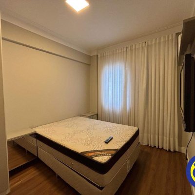 Apartamento com 109m², 3 quartos (sendo 2 suítes), 1 garagem, no bairro Centro em Florianópolis