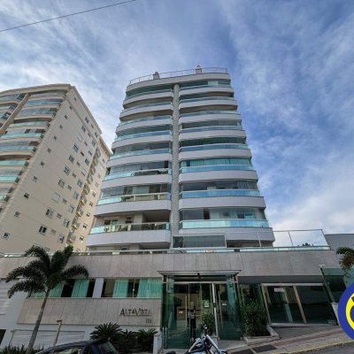Apartamento com 130m², 3 quartos (sendo 2 suítes), 2 garagens, no bairro Agronômica em Florianópolis