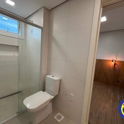 Apartamento com 130m², 3 quartos (sendo 2 suítes), 2 garagens, no bairro Agronômica em Florianópolis