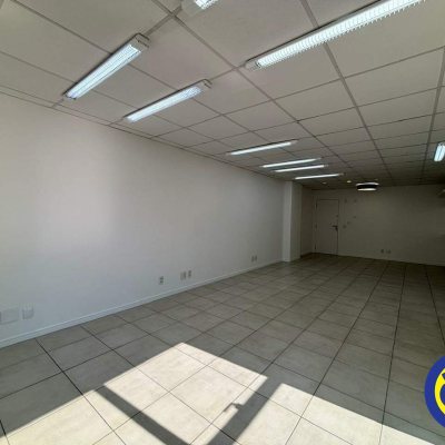 Sala com 48m², 1 garagem, no bairro Centro em Florianópolis