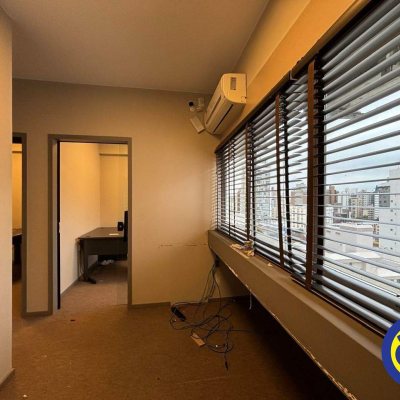 Sala com 84m², 1 garagem, no bairro Centro em Florianópolis